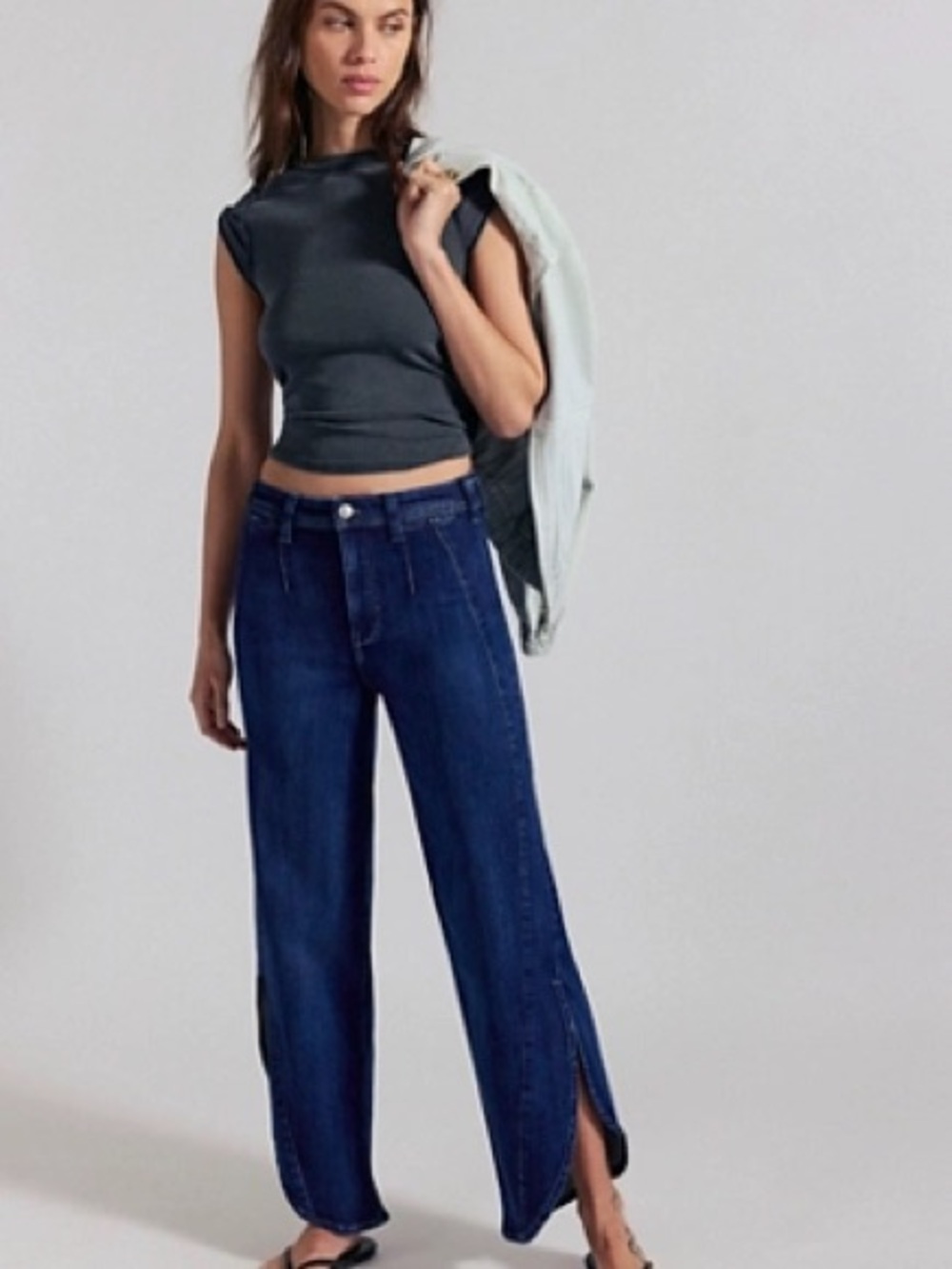 NWT We The Free CRVY Keepsake Tulip Jeans Wide Leg Split Hem Jeans - Night Sky - Picture 2 of 2